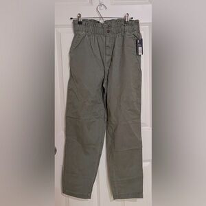 NWT Universal Thread Green Straight Leg Pants